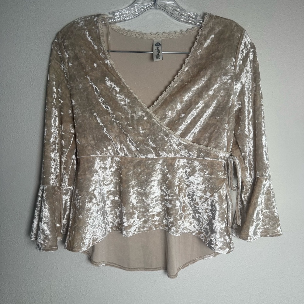 American Rag Velvet Wrap Blouse in Cream 90s 00S Y2K bell sleeves
